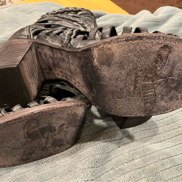 Freebird by Steven BELA size 8 black distress - Picture 4 of 4